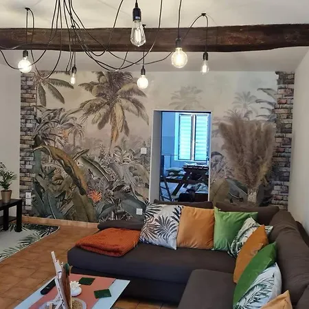 Holiday home L'echappee Verte Ambiance Nature Et Foret *