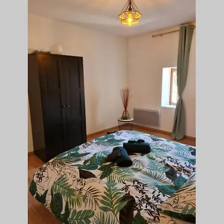 Holiday home L'echappee Verte Ambiance Nature Et Foret *